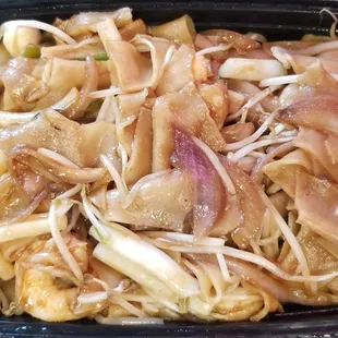 Seafood Chow Fun (Shrimp, Scallops and Calamari with both thin and flat wide noodles).
