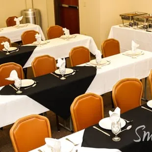 Smaller meeting rooms perfect for business meetings