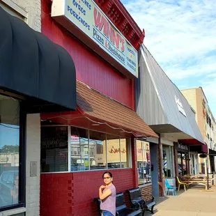 Pizza Sauce Red Storefront