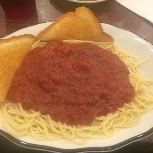 Spaghetti with marinara sauce