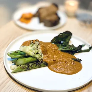 Asparagus with peanuts mole