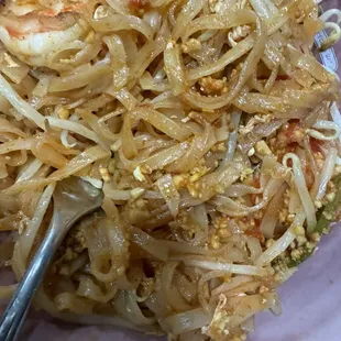 Shrimp pad Thai