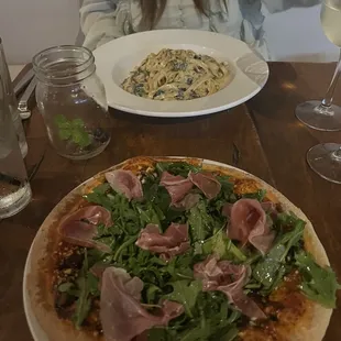 Fig &amp; Prosciutto pizza