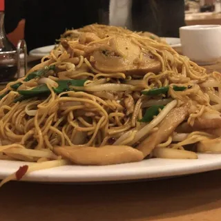 Shredded Chicken Lo Mein