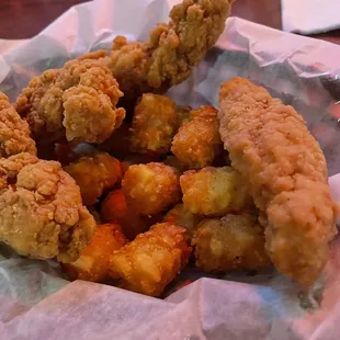 Chicken Tenders Basket w/ Tater Tots