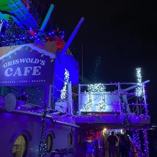 Cafe. They had hot choc, hotdogs, nachos, pretzels, bbq, chips, etc.