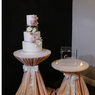 cake and card table