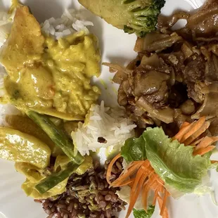 Pad Z Ew and L9. Vegetable Curry Lunch Special