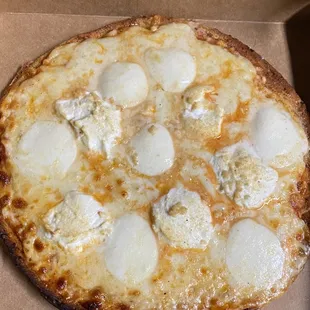 3 cheese pizza 
Shredded Mozzarella, ricotta, &amp; fresh mozzarella