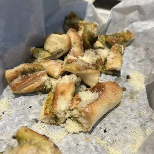 Pesto twists