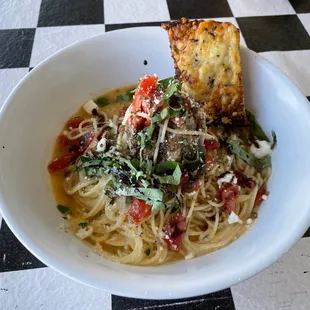 Tomato basil pasta with meatball