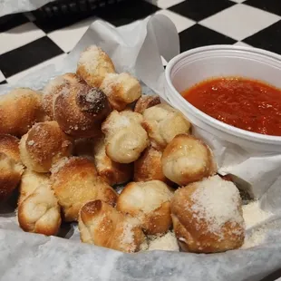 Garlic knots