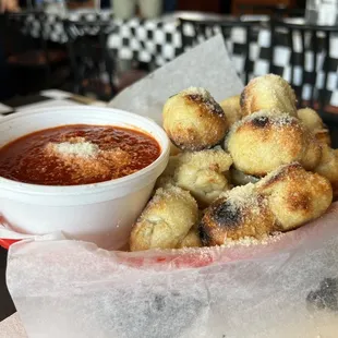 Garlic knots