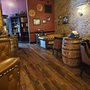 Inside looking toward exit to pizzeria.