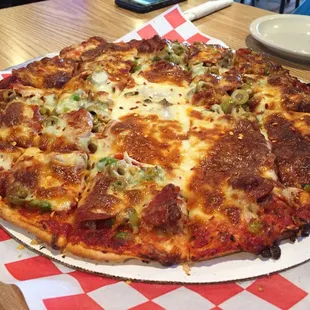 House Supreme Pizza (14" large)