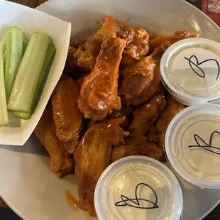 chicken wings, poultry, food, chicken, bbq wings, fried chicken wings, bbq chicken, chicken wings and fried chicken, fried chicken