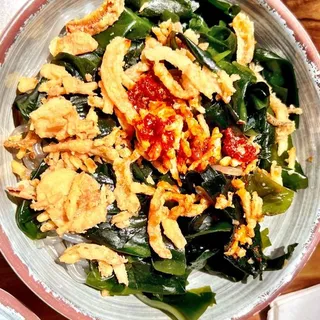 A10. Glass Noodle & Seaweed Salad
