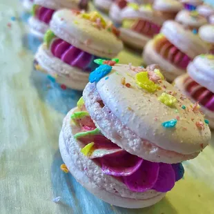 Fruity Pebbles Macarons