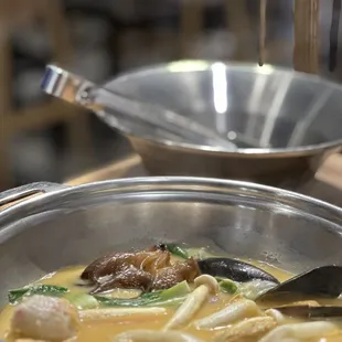 ramen and noodles, food