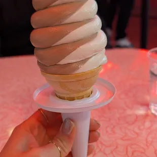 Soft Serve cone with cone holder