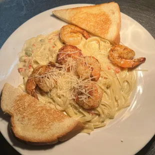 Grilled Shrimp and Jalapeño Creme Pasta w/ side of sourdough toast