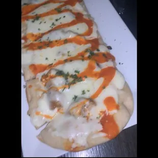 Buffalo chicken flat bread