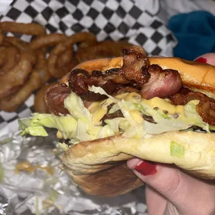 Classic Bacon Cheeseburger