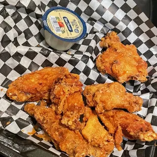 Sauce on the side wings