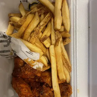 Hot 6 Wings and fries