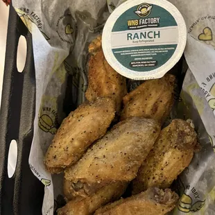 Lemon Pepper 10 Wings with 1 Flavor with Ranch!!!!