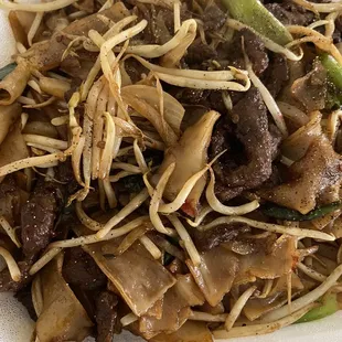 Special Beef Chow Fun ()