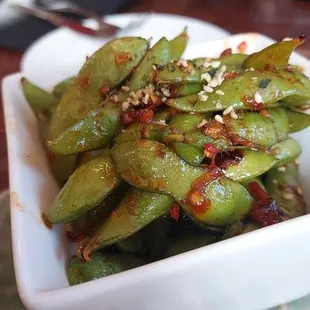 Spicy garlic edamame