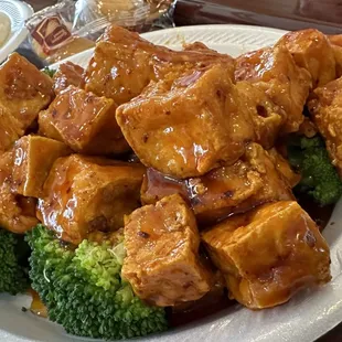 M18. General Tso's Style tofu