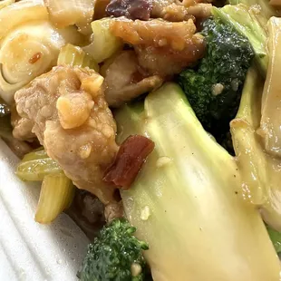 House Chow Mein, Kung Pao Chicken, Beef and Broccoli
