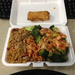 2012-06-27; Wok &amp; Roll [Chicken &amp; Broccoli Lunch Special w/ egg roll], Memphis TN