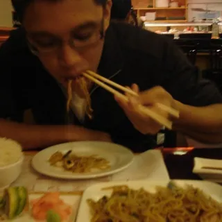 SHRIMP LO MEIN