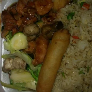 Lunch special with mushroom chicken