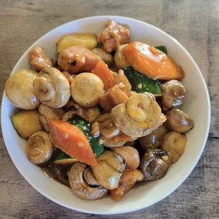 a bowl of stir fried vegetables