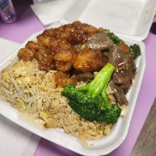 Fried rice, thin noodles, beef &amp; broccoli &amp; orange chicken. All pretty mid, not worth calories.