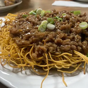 Minced Beef over crispy noodle.