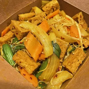 Singapore Noodles made vegan (sans fish sauce), no egg, added fried tofu. Spice level 4. Good flavor. Not spicy