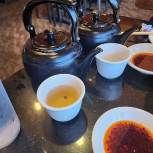 Jasmine tea and oolong tea