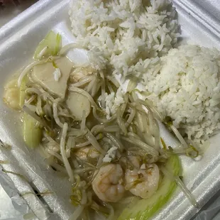 Pint of shrimp chip suey with only three pieces of shrimp