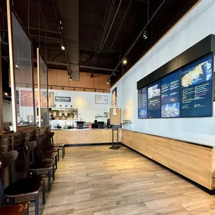 Entrance (ordering menu on the right side screen)