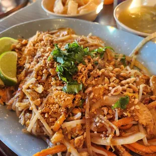 Chicken pad thai - very good
