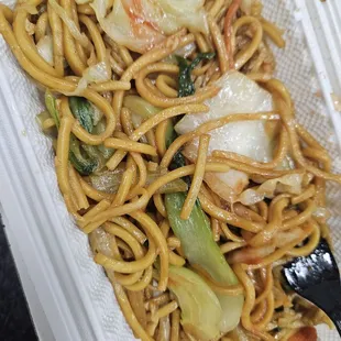 Noodles with veggies