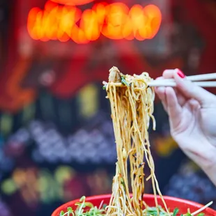 Street Bowl with Hong Kong Noodles and Chicken