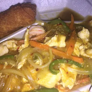 Curry Chicken &amp; Shrimp Special (minus rice) taste as if a egg drop soup base. Slightly too watery. Egg roll delicious!