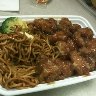 General Tso&apos;s Chicken. Missing a piece of broccoli I are before snapping the picture.