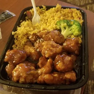 Sesame Chicken Dinner Combination with  Roast Pork Egg Roll